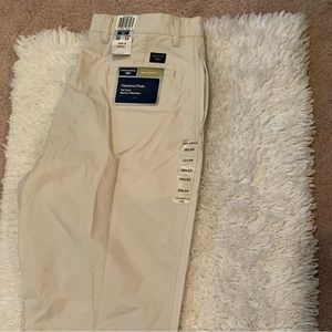 Dockers Men classic khaki pants, W36 L34 never worn and have tags